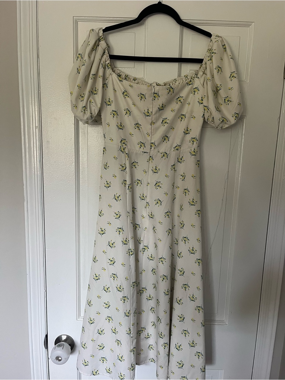 House of CB Look Alike White Floral Puff-Sleeve Midi Dress with Front Slit - Picture 4 of 5